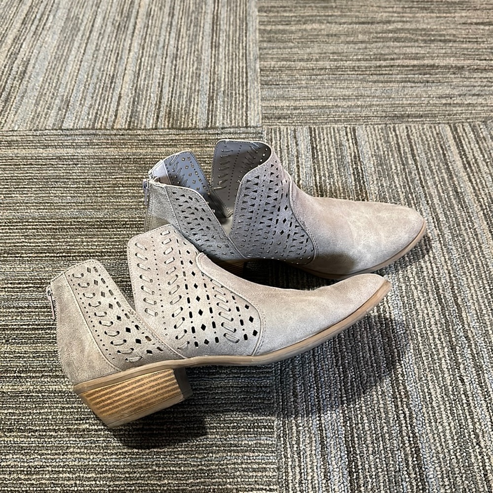 Tan Suede Boots, sz 10